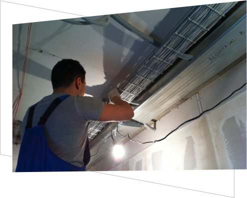 Побудуємо єдину комп'ютерну мережу для обміну інформацією, налаштуємо IP-телефонію для безкоштовних дзвінків в офісі, підключимо відеоспостереження. IT-Optima